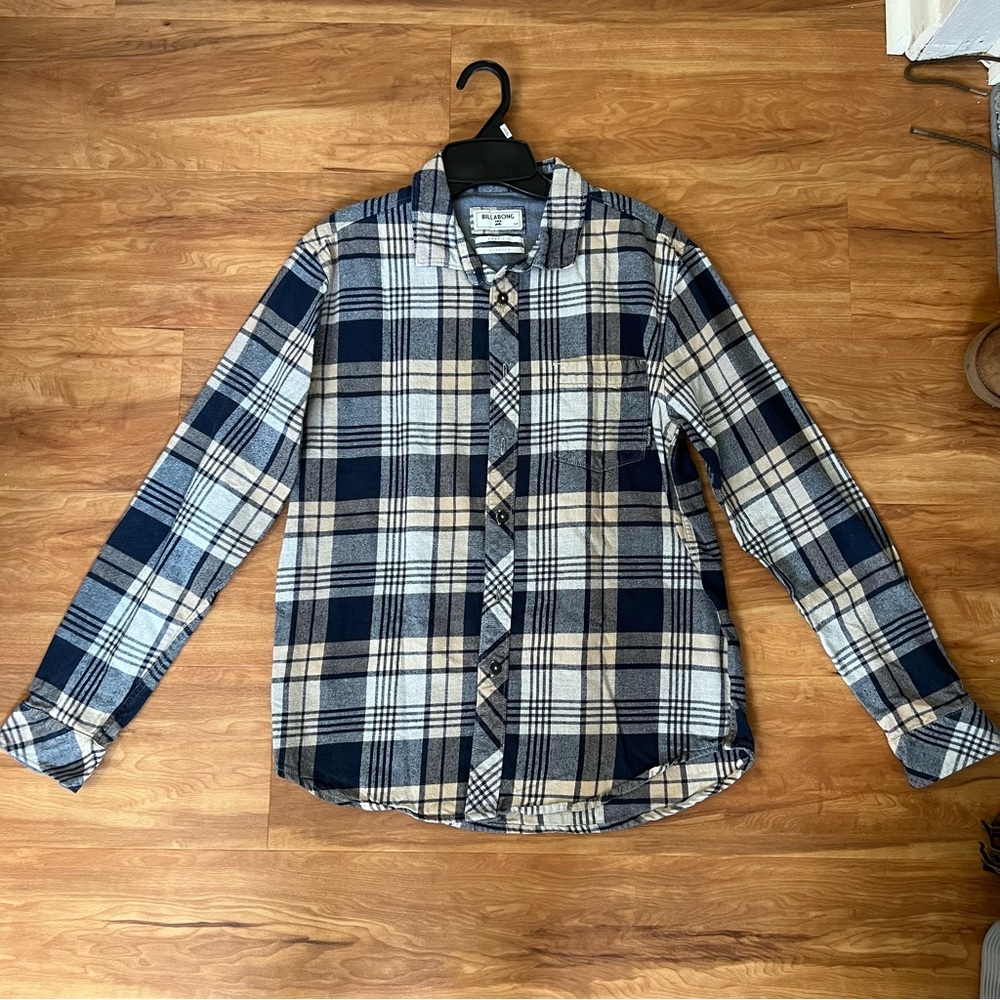 Billabong navy flannel, size small